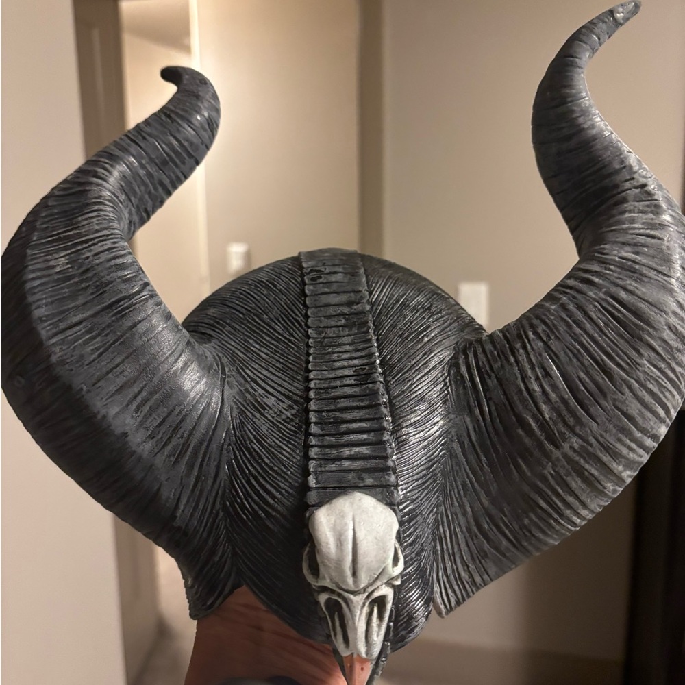 Gray Horned Headpiece